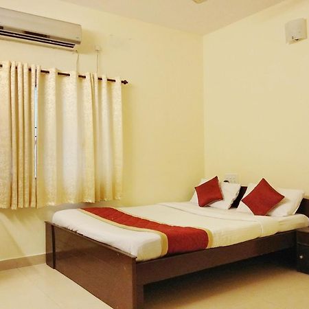 Super Oyo Capital O Premium Hotel Victoria Heights Near Sri Someshwara Swami Temple Bangalore Exterior foto