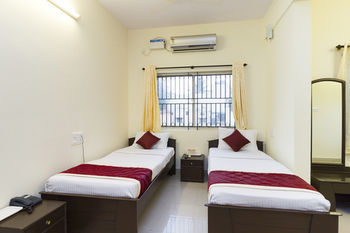 Super Oyo Capital O Premium Hotel Victoria Heights Near Sri Someshwara Swami Temple Bangalore Exterior foto